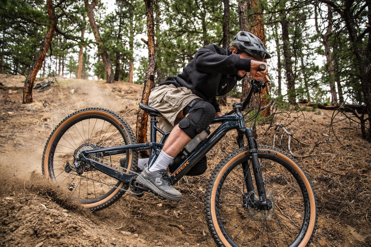 Knee Pads vs Full Leg Armor: How to Choose for Your Riding Style